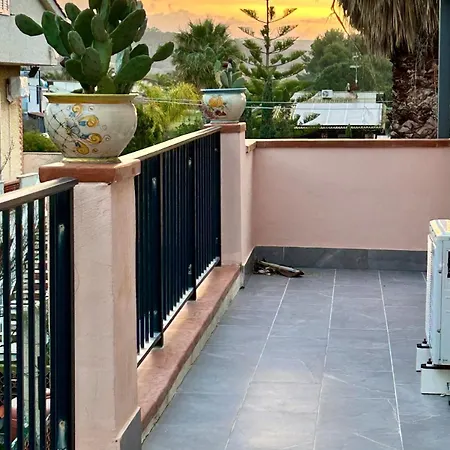 House On The Holiday home Agnone Bagni