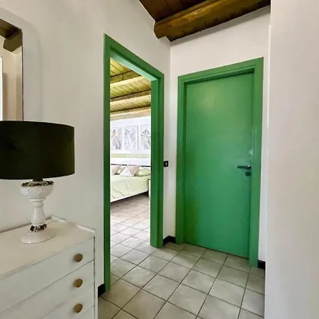 House On The بيت للعطل *
